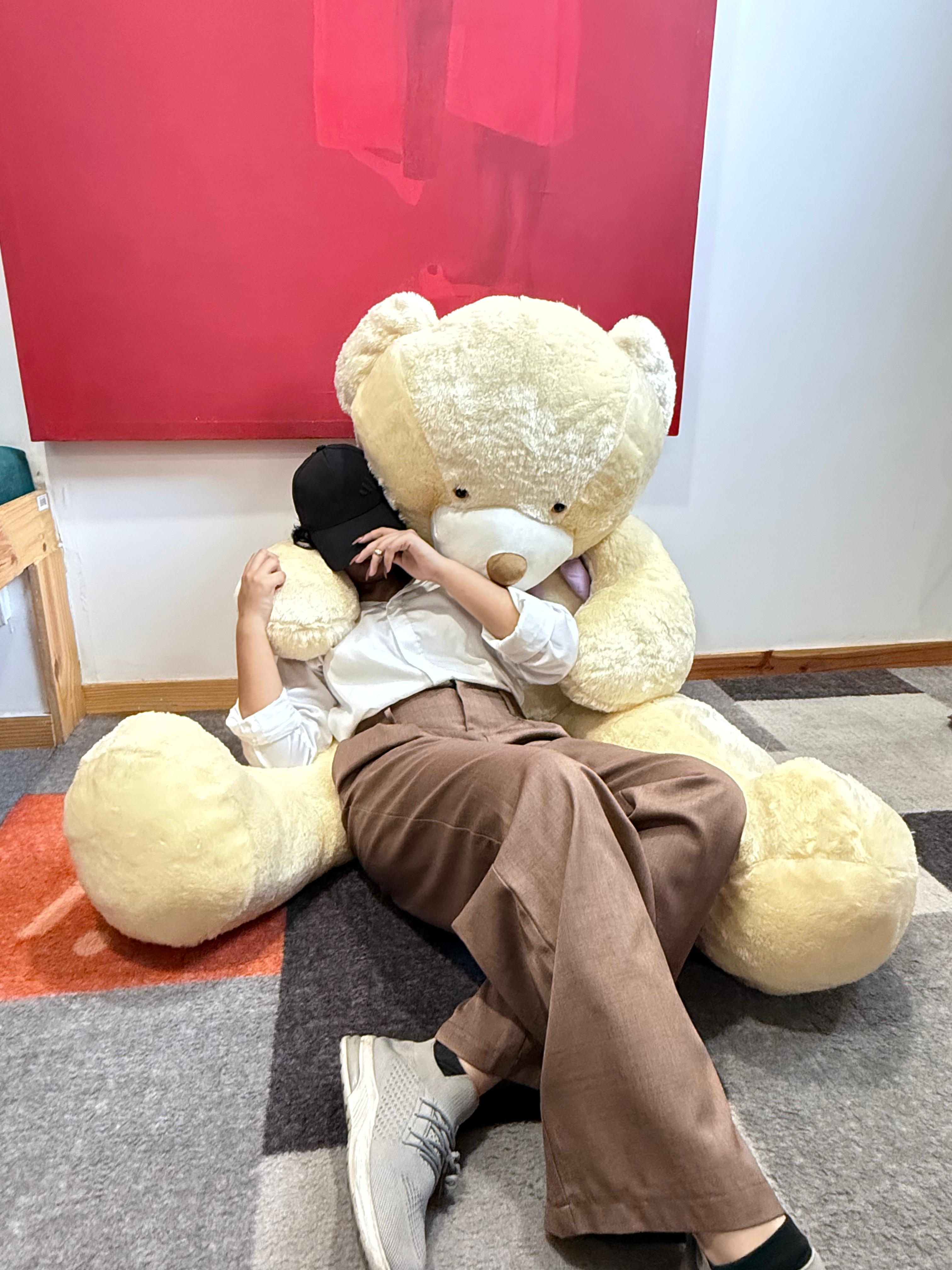 The Buttercream Lounger Bear (5.0ft)